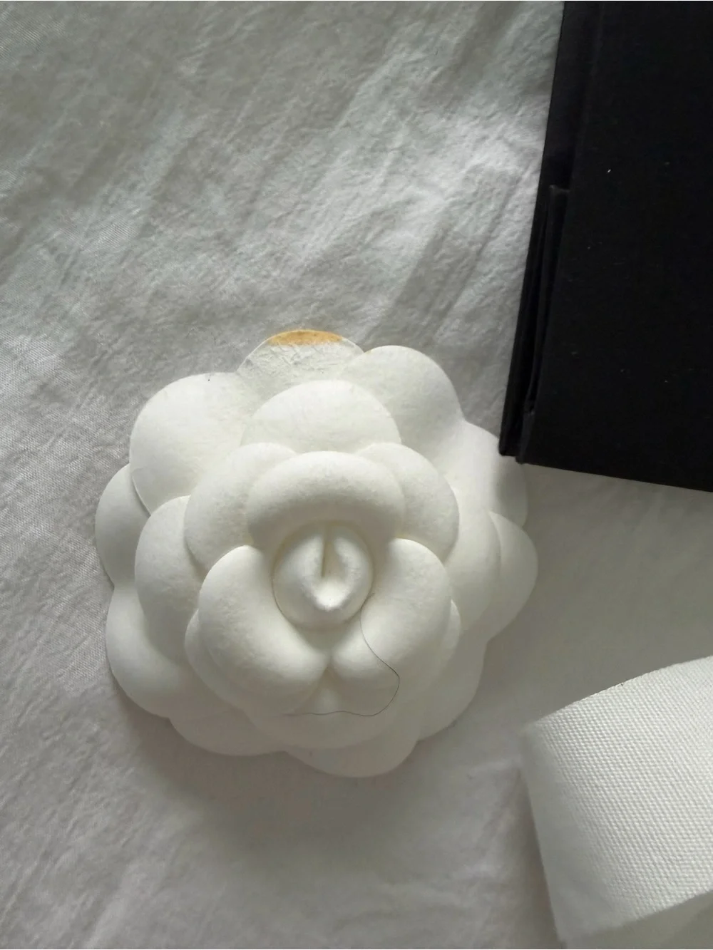 CHANEL White Camellia Floral Ribbon & 2 Small Shopping Bags